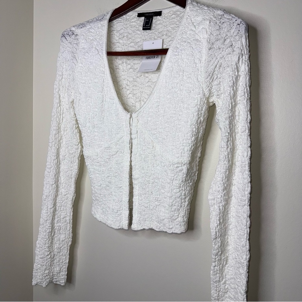 🖤Forever 21 White Textured Lace Top - Picture 4 of 7